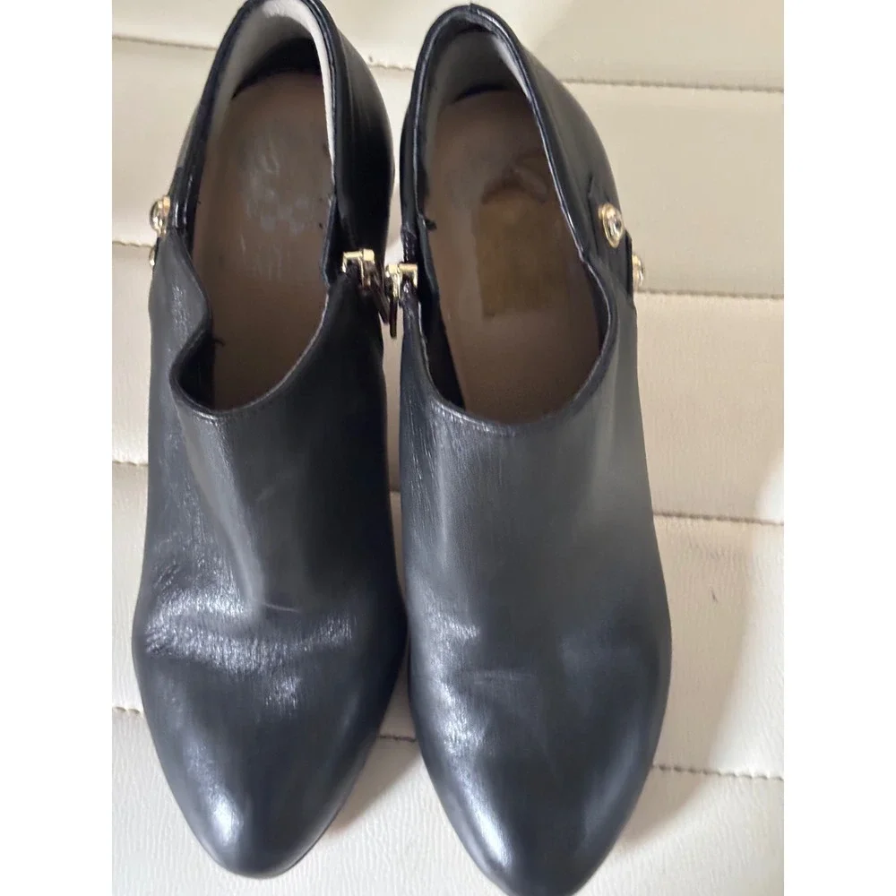 Vince Camuto Black Leather Ankle Booties Gold Hardware Stiletto Heel Size 7M